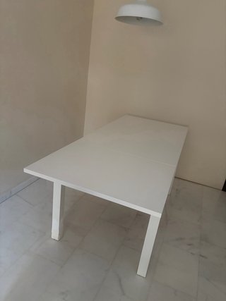Mesa de comedor extensible blanca