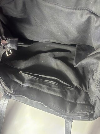 Bolso negro Stradivarius acolchado