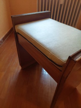 Descalzadora madera cojín cuero desenfundable