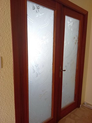 Puertas madera cristal decorado