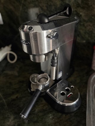 De'Longhi Dedica EC685.M Cafetera Espresso