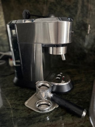 De'Longhi Dedica EC685.M Cafetera Espresso
