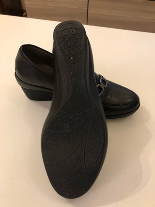 Zapatos de piel negros talla 37