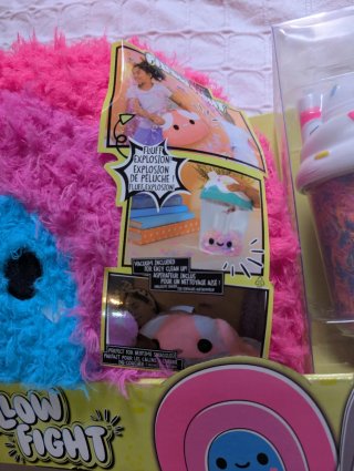 Fluffie Stuffiez Pillow Fight Juguete