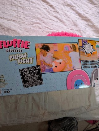 Fluffie Stuffiez Pillow Fight Juguete