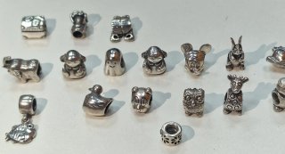 Lote Charms Pandora y Chamilla Plata 925