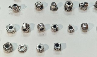 Lote Charms Pandora y Chamilla Plata 925