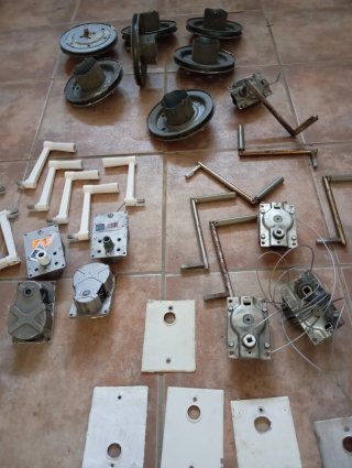 Recambios persianas: poleas, manivelas, soportes