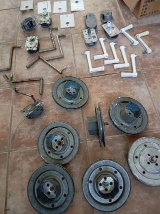 Recambios persianas: poleas, manivelas, soportes