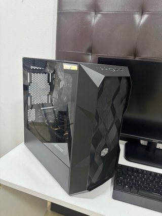 PC gaming + monitor + teclado y ratón