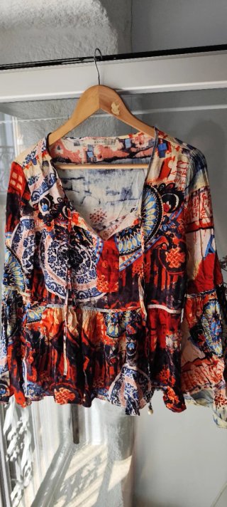Blusa boho estampada manga acampanada
