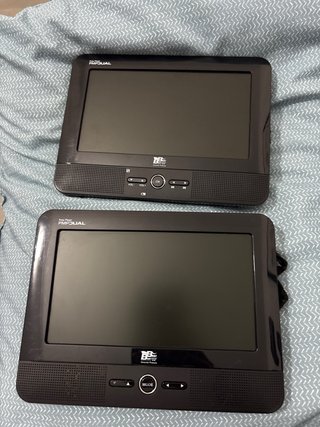 Sistema de pantalla dual para el coche.