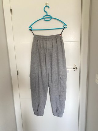 Pantalón chándal Bershka gris mujer