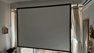 Proyector 4K + Pantalla Eléctrica 250x185cm