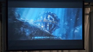 Proyector 4K + Pantalla Eléctrica 250x185cm