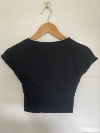 Camiseta corta Zara negra mujer