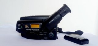 Sony Handycam Video8 CCD-TR401E 13x Zoom