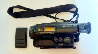 Sony Handycam Video8 CCD-TR401E 13x Zoom