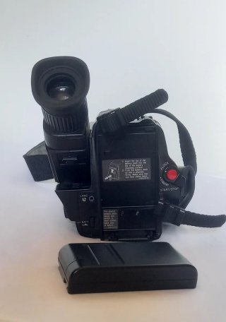 Sony Handycam Video8 CCD-TR401E 13x Zoom