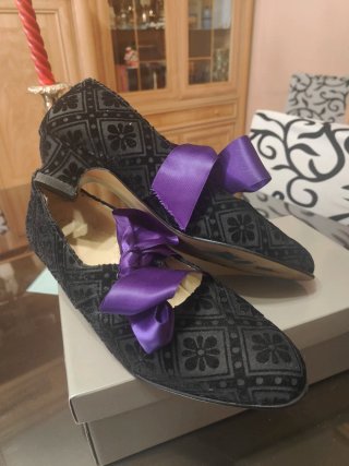 Zapatos de fallera negros con lazo