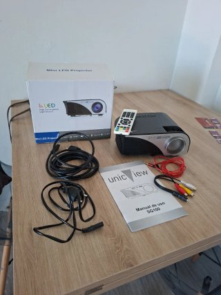 Proyector Mini LED Unicview SG100
