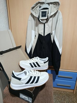 Zapatillas Adidas Talla.44.5 + Chaqueta Talla.L