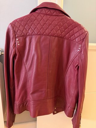 Cazadora cuero Mango burdeos rosado
