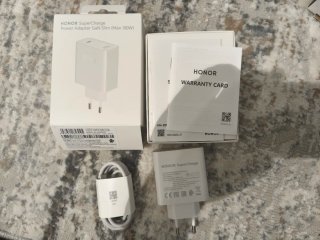 Cargador Honor SuperCharge GaN Slim 100W + cable.