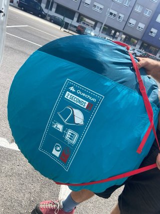 Tienda de campaña azul para 3 personas