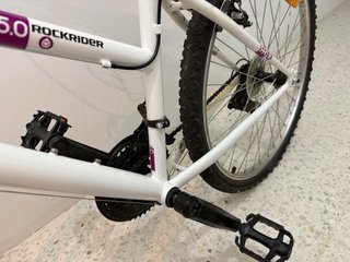 Bicicleta BTWIN blanca