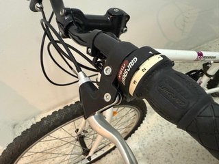 Bicicleta BTWIN blanca
