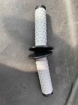 Puños de moto grises