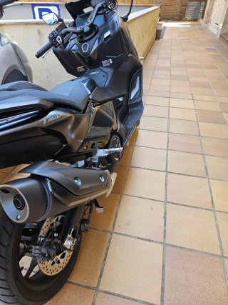 Yamaha T-Max Tech 560 (2024) Negro