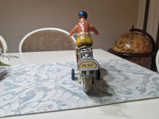 Moto hojalata Paya