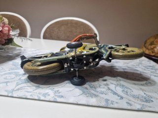 Moto hojalata Paya