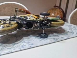 Moto hojalata Paya