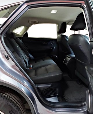 Lexus NX300H Corporate 197 cv