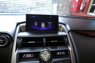 Lexus NX300H Corporate 197 cv