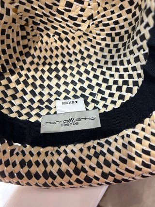 Sombrero artesanal italiano beige y negro