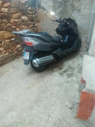 Suzuki Burgman 400cc Maxi Scooter