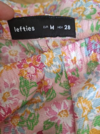Mini falda rosa floral corte fluido