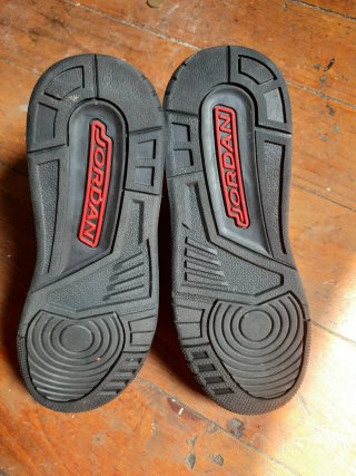 Zapatillas Jordan Negras y Grises