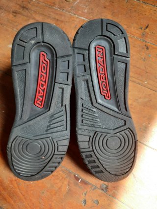 Zapatillas Jordan Negras y Grises