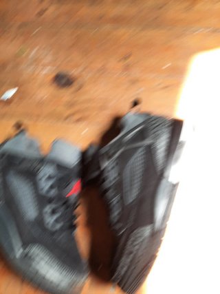 Zapatillas Jordan Negras y Grises
