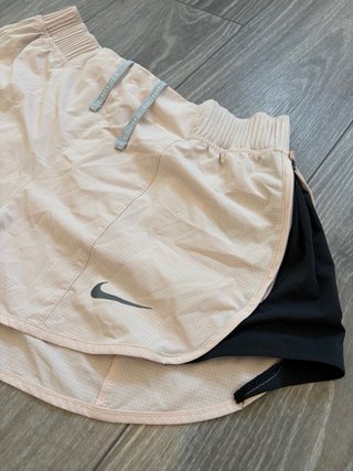 Shorts Nike Running Division Rosa y Negro