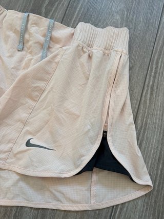 Shorts Nike Running Division Rosa y Negro