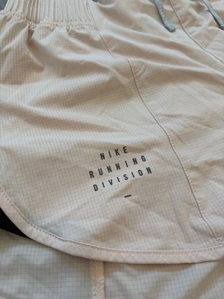 Shorts Nike Running Division Rosa y Negro