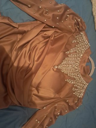 Vestido largo dorado elegante
