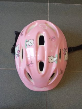 Patines en línea Oxelo y casco Hello Kitty