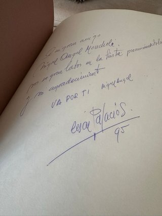 Libro con dibujos originales de Cesar Papacios